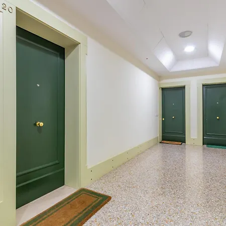 Guesthost - Giudecca Elegant With Stunning Lagoon View! ונציה