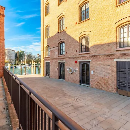 Guesthost - Giudecca Elegant With Stunning Lagoon View! *